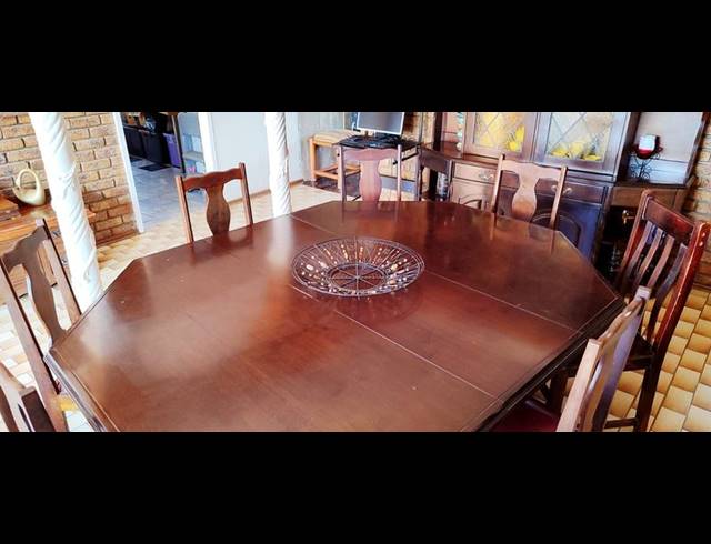 3 BEDROOM HOUSE FOR SALE IN GREENHILLS EXT 3